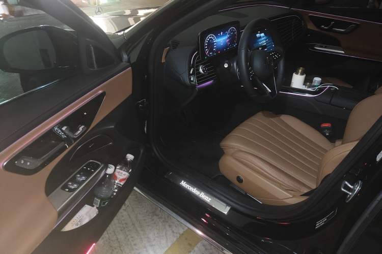 Used Mercedes-Benz E-Class 2025 E 260 L Interior 3