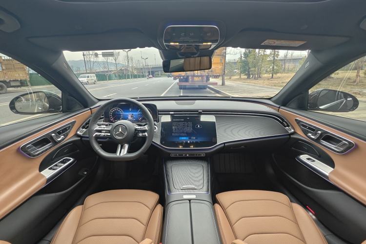 Used Mercedes-Benz E-Class 2025 E 300 L Stylish Sports Model Interior 4