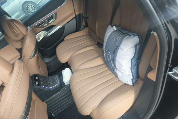 Used Mercedes-Benz E-Class 2025 Facelift E 300 L Luxury Edition Interior 4