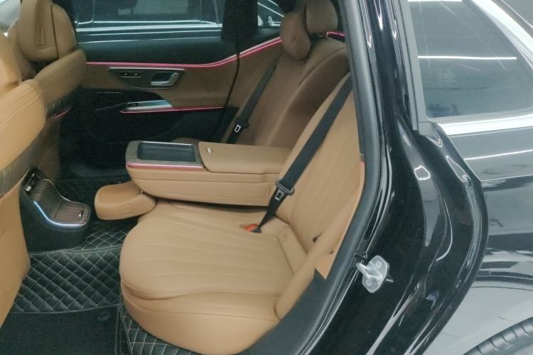 Used Mercedes-Benz E-Class 2025 E 300 L Stylish Model Interior 4