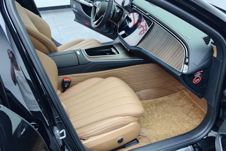 Used Mercedes-Benz E-Class 2025 E 300 L Stylish Model Interior 4