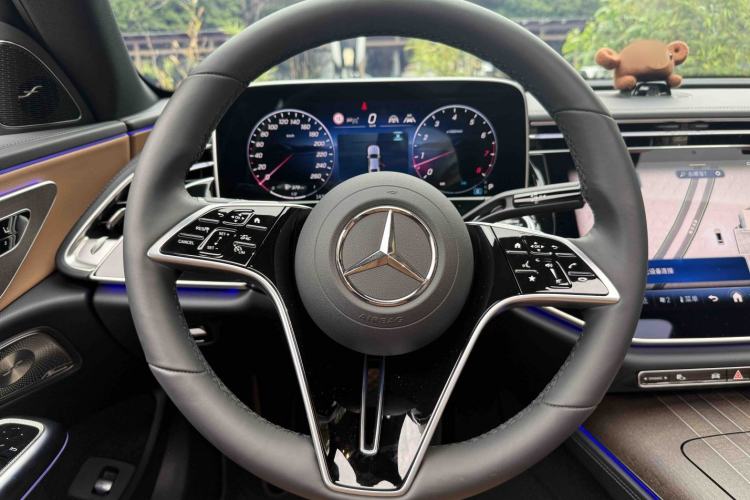 Used Mercedes-Benz E-Class 2025 E 300 L Luxury Model Interior 5