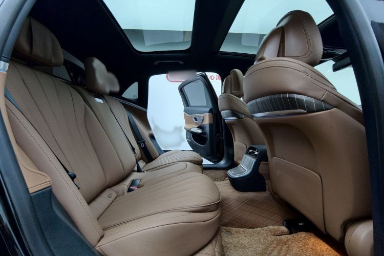 Used Mercedes-Benz E-Class 2025 E 300 L Stylish Model Interior 5
