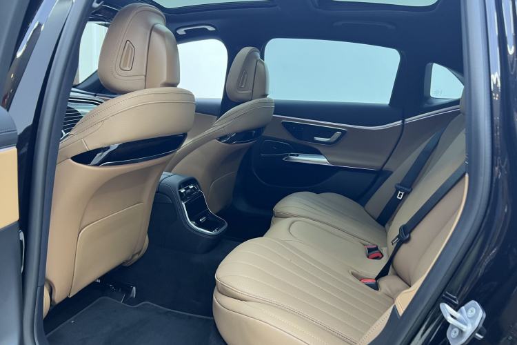 Used Mercedes-Benz E-Class 2025-Year Facelift E 260 L Interior 6