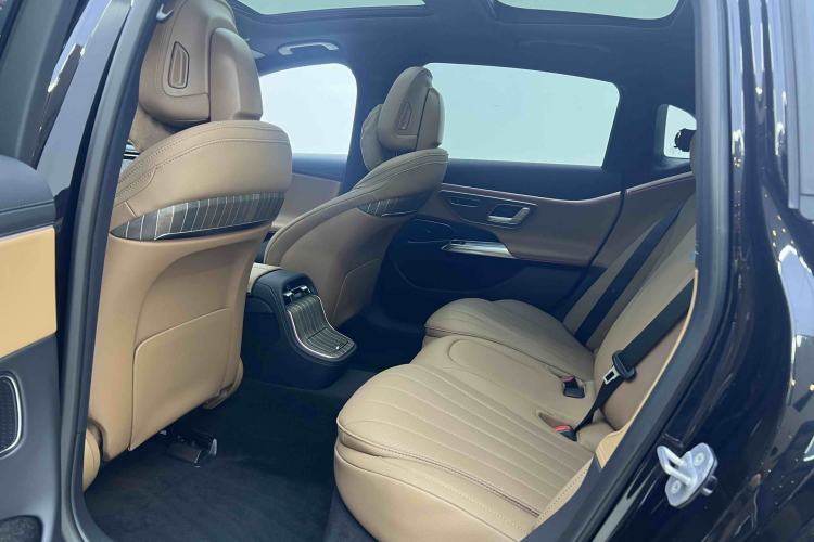 Used Mercedes-Benz E-Class 2025 Facelift E 300 L Fashion Edition Interior 6