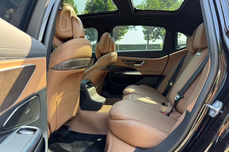 Used Mercedes-Benz E-Class 2025 E 300 L Stylish Model Interior 7
