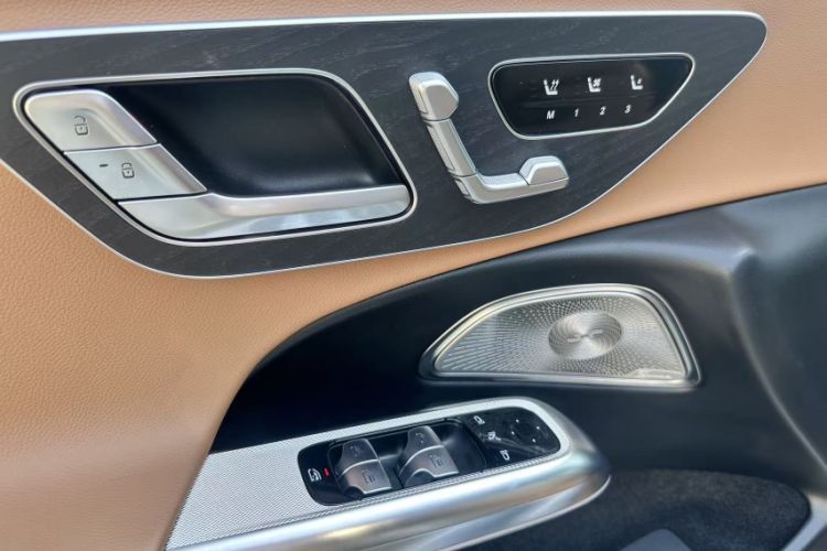 Used Mercedes-Benz E-Class 2025 Facelift E 300 L Luxury Sport Edition Interior 7