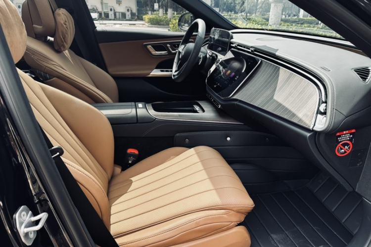 Used Mercedes-Benz E-Class 2025 Facelift E 300 L Fashion Edition Interior 9
