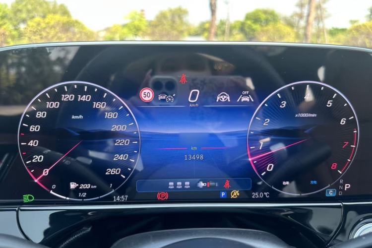 Used Mercedes-Benz E-Class 2025 Facelift E 300 L Luxury Sport Edition Interior 9
