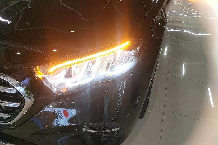 Used Mercedes-Benz E-Class 2025 E 300 L Luxury Model Left Front Headlight