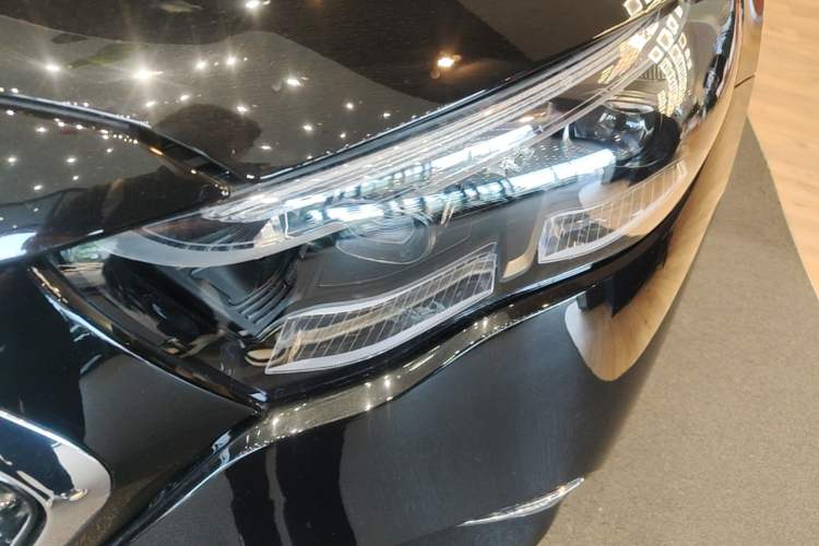 Used Mercedes-Benz E-Class 2025 E 300 L Luxury Model Left Front Headlight