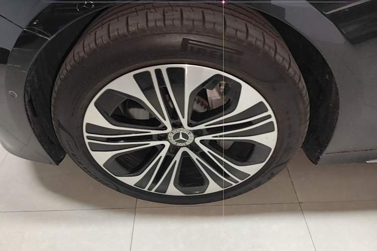 Used Mercedes-Benz E-Class 2025 Facelift E 300 L Luxury Edition Left Front Wheel Hub