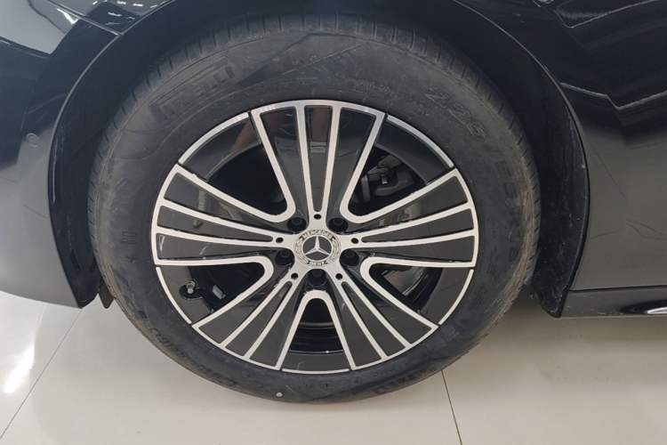 Used Mercedes-Benz E-Class 2025 E 260 L Left Front Wheel Hub
