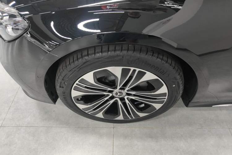 Used Mercedes-Benz E-Class 2025 Facelift E 300 L Luxury Edition Left Front Wheel Hub