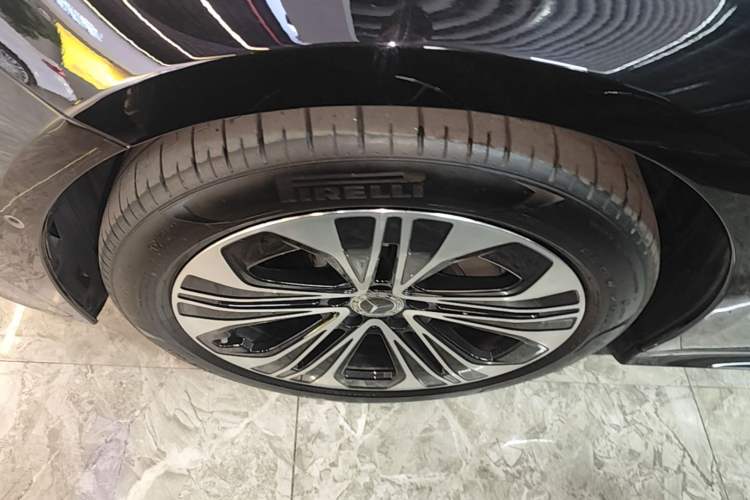 Used Mercedes-Benz E-Class 2025 Facelift E 300 L Luxury Edition Left Front Wheel Hub