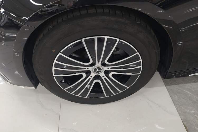 Used Mercedes-Benz E-Class 2025-Year Facelift E 260 L Left Front Wheel Hub