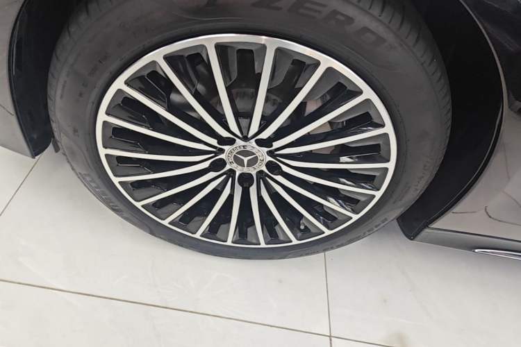 Used Mercedes-Benz E-Class 2025 Facelift E 300 L Luxury Edition Left Front Wheel Hub