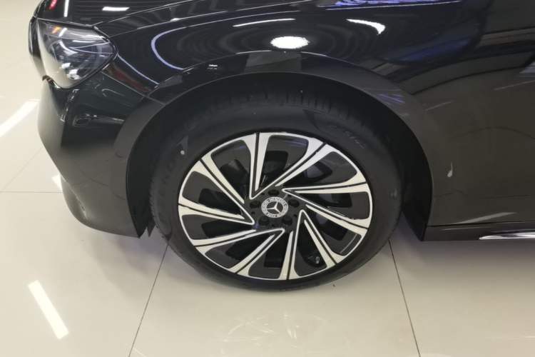Used Mercedes-Benz E-Class 2025 E 300 L Luxury Model Left Front Wheel Hub