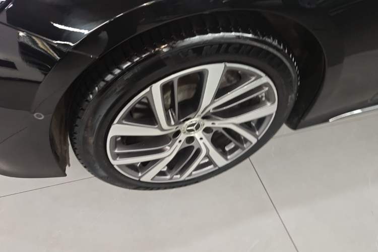 Used Mercedes-Benz E-Class 2025 Facelift E 300 L Fashion Edition Left Front Wheel Hub