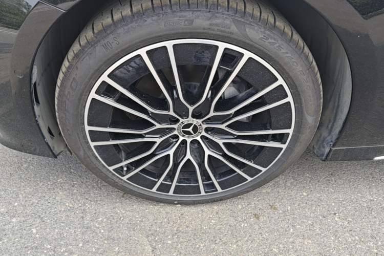 Used Mercedes-Benz E-Class 2025 E 300 L Prestige Edition Left Front Wheel Hub