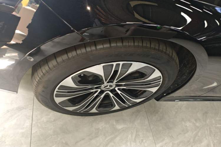 Used Mercedes-Benz E-Class 2025 Facelift E 300 L Luxury Edition Left Front Wheel Hub
