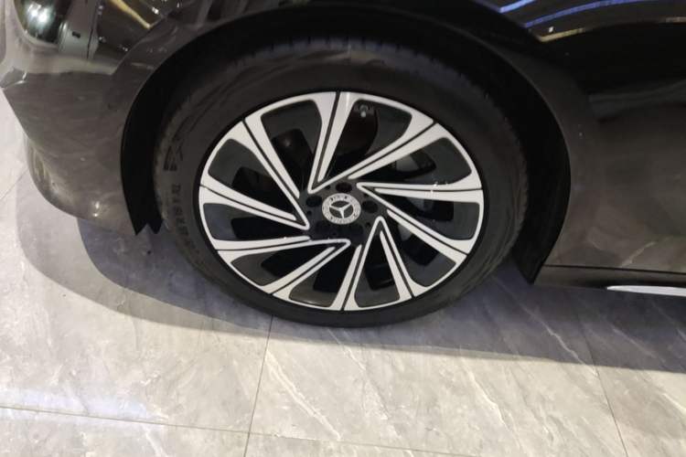 Used Mercedes-Benz E-Class 2025 E 300 L Luxury Model Left Front Wheel Hub