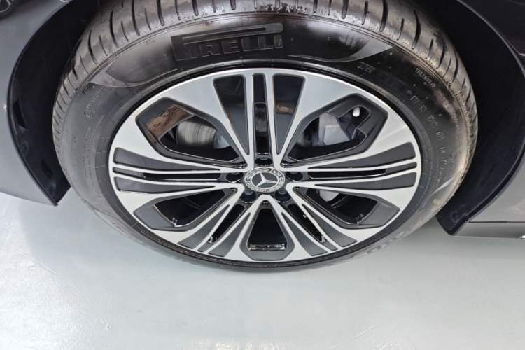 Used Mercedes-Benz E-Class 2025 Facelift E 300 L Luxury Edition Left Front Wheel Hub