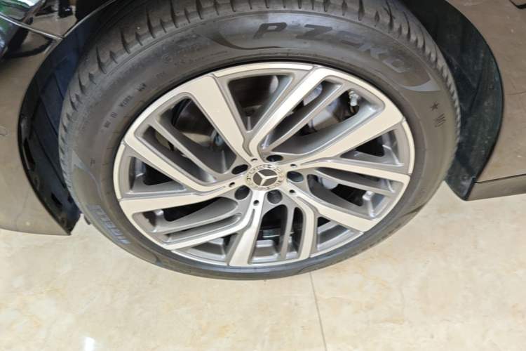 Used Mercedes-Benz E-Class 2025 E 300 L Stylish Model Left Front Wheel Hub
