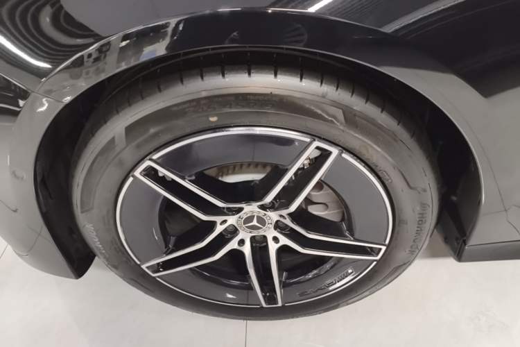 Used Mercedes-Benz E-Class 2025 Year Restyled E 260 Sport Edition Left Front Wheel Hub