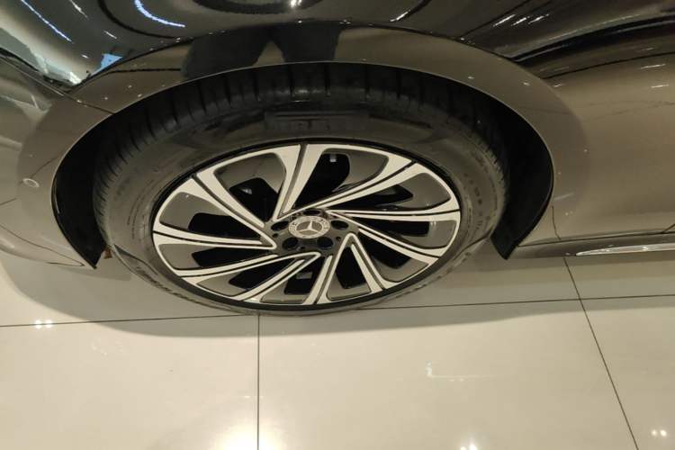 Used Mercedes-Benz E-Class 2025 Facelift E 300 L Luxury Edition Left Front Wheel Hub