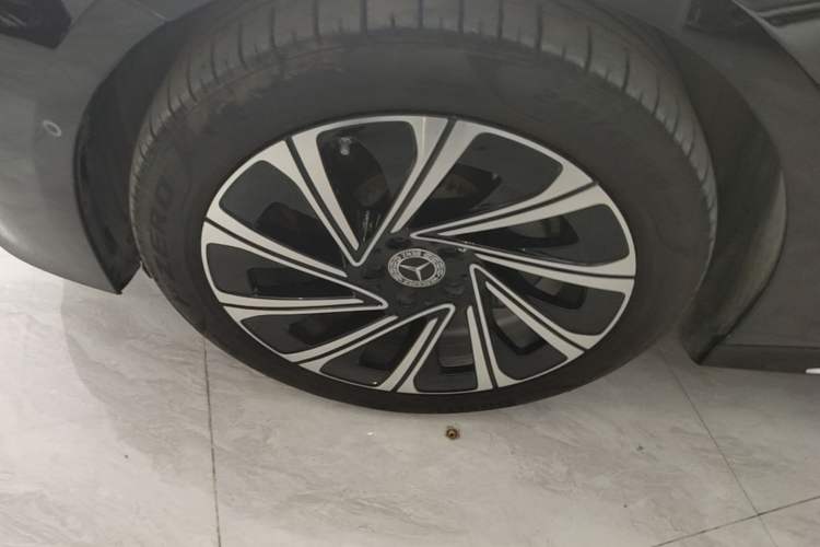 Used Mercedes-Benz E-Class 2025 E 300 L Luxury Model Left Front Wheel Hub