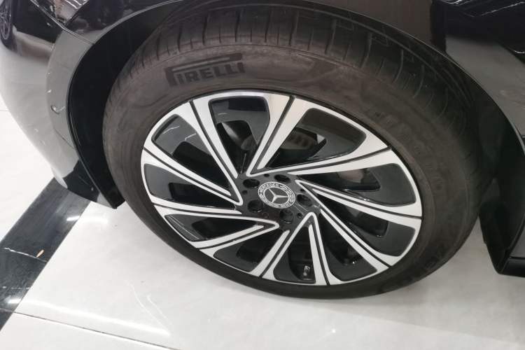 Used Mercedes-Benz E-Class 2025 E 300 L Luxury Model Left Front Wheel Hub