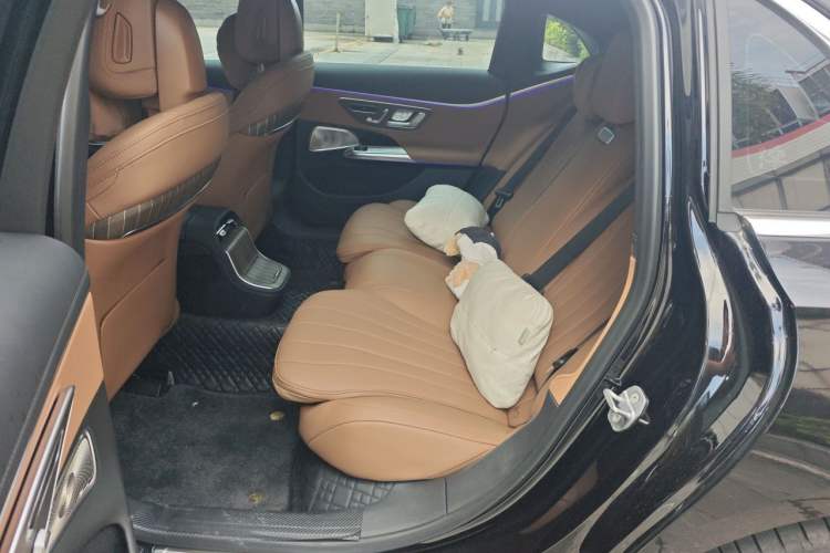 Used Mercedes-Benz E-Class 2025 Facelift E 300 L Luxury Edition Left Rear Seat