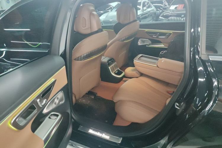 Used Mercedes-Benz E-Class 2025 E 300 L Luxury Model Left Rear Seat