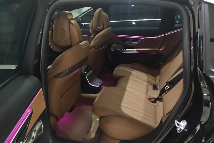 Used Mercedes-Benz E-Class 2025 E 300 L Luxury Model Left Rear Seat