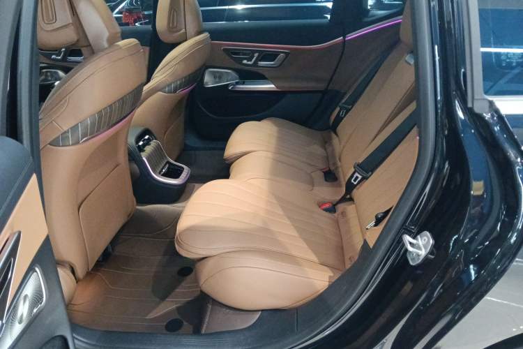 Used Mercedes-Benz E-Class 2025 Facelift E 300 L Luxury Edition Left Rear Seat