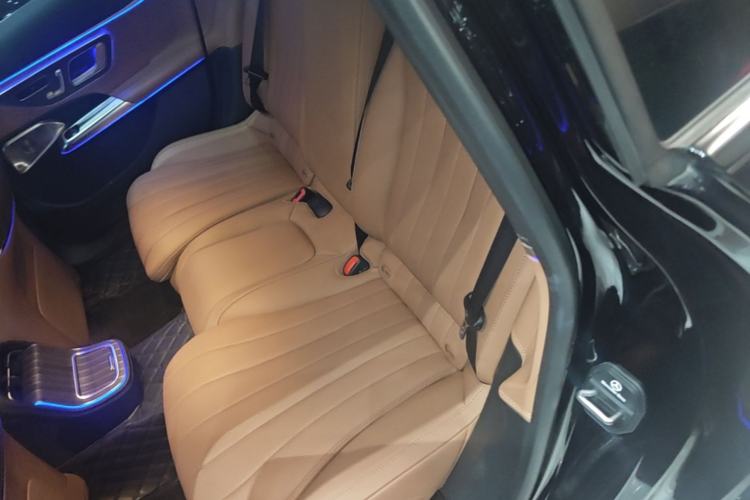 Used Mercedes-Benz E-Class 2025 E 300 L Luxury Model Left Rear Seat