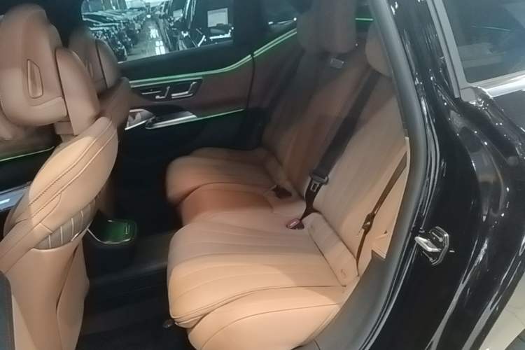 Used Mercedes-Benz E-Class 2025 Facelift E 300 L Luxury Edition Left Rear Seat