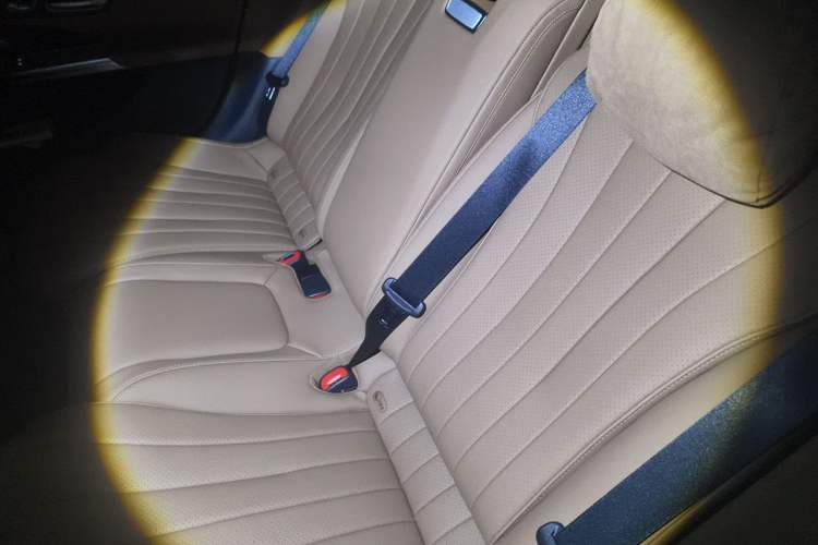 Used Mercedes-Benz E-Class 2025 E 300 L Luxury Model Left Rear Seat