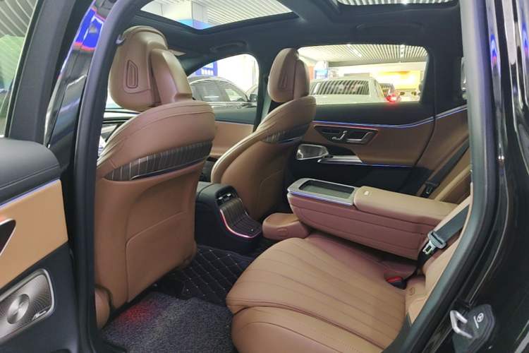 Used Mercedes-Benz E-Class 2025 Facelift E 300 L Luxury Edition Left Rear Seat