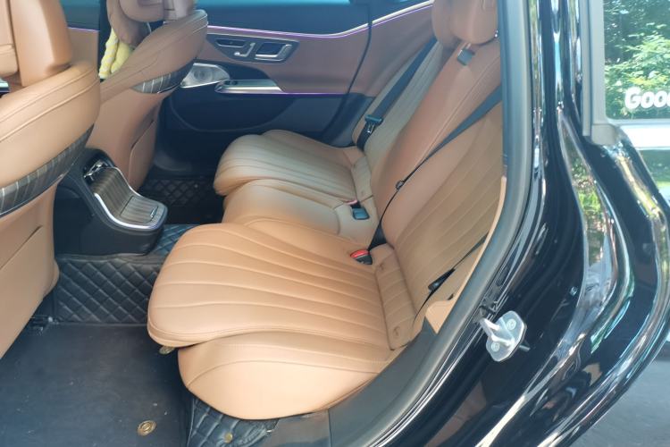 Used Mercedes-Benz E-Class 2025 E 300 L Luxury Model Left Rear Seat