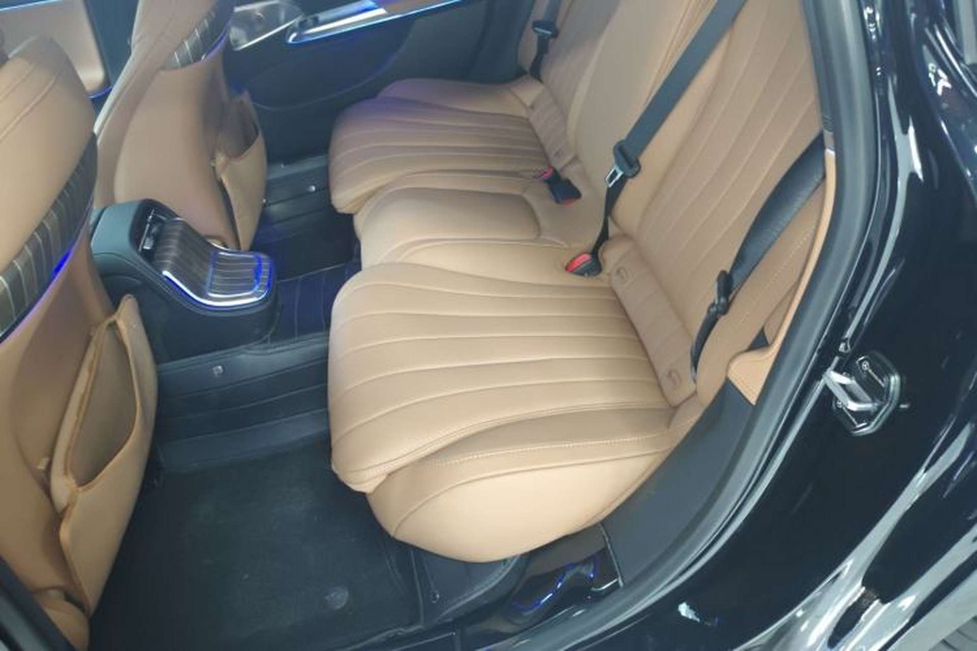 Used Mercedes-Benz E-Class 2025 Facelift E 300 L Luxury Edition Left Rear Seat