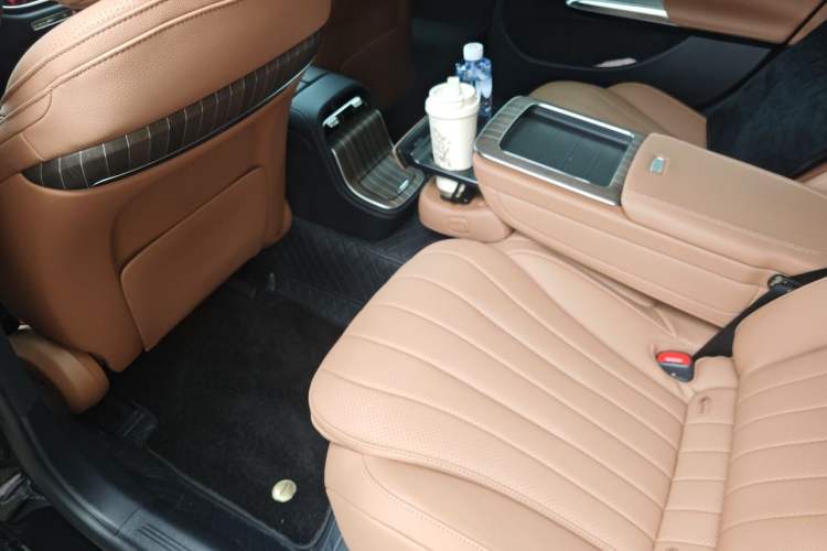 Used Mercedes-Benz E-Class 2025 E 300 L Luxury Model Left Rear Seat