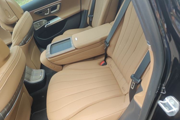 Used Mercedes-Benz E-Class 2025 E 300 L Luxury Model Left Rear Seat