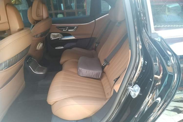 Used Mercedes-Benz E-Class 2025 Facelift E 300 L Luxury Edition Left Rear Seat