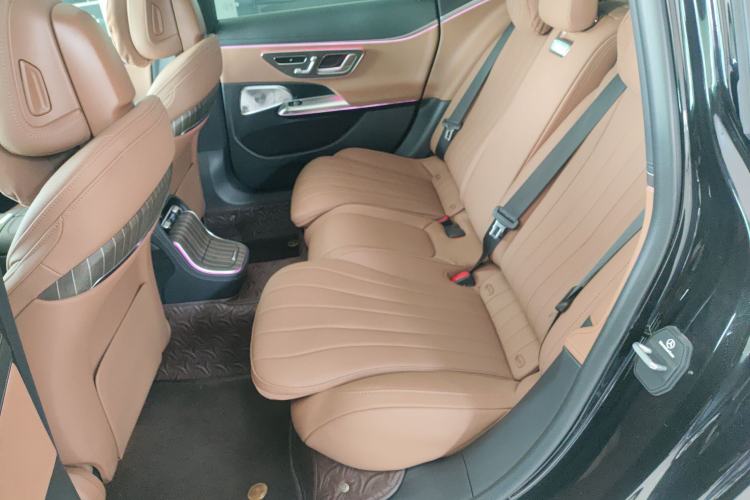 Used Mercedes-Benz E-Class 2025 E 300 L Luxury Model Left Rear Seat