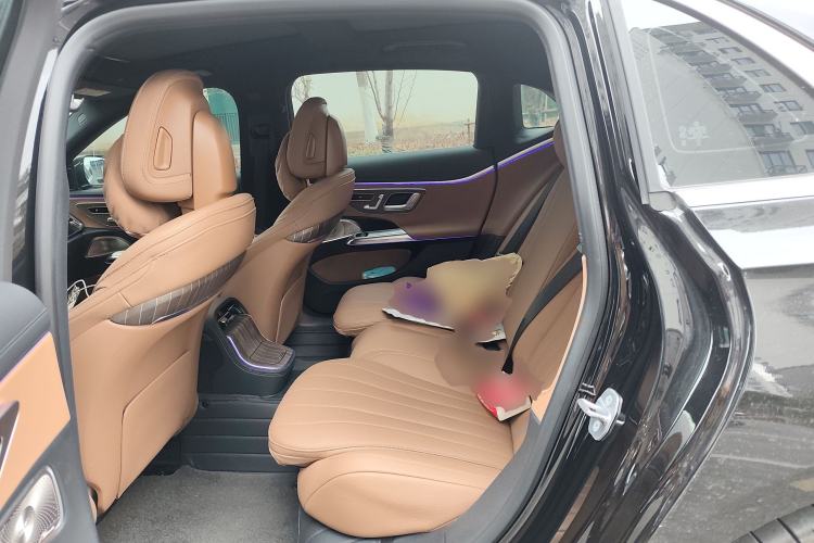 Used Mercedes-Benz E-Class 2025 E 300 L Luxury Model Left Rear Seat