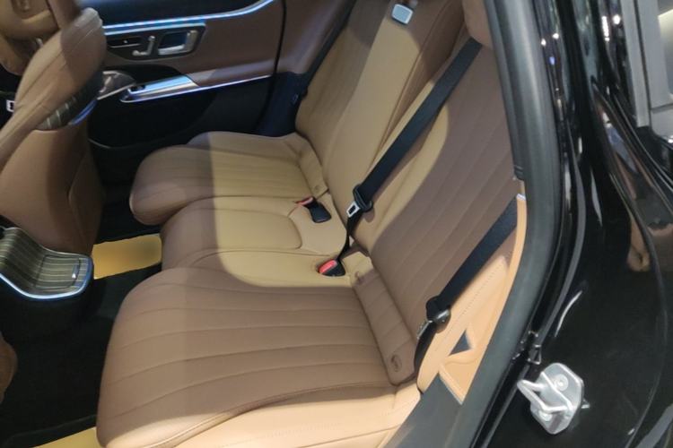 Used Mercedes-Benz E-Class 2025 E 300 L Luxury Model Left Rear Seat