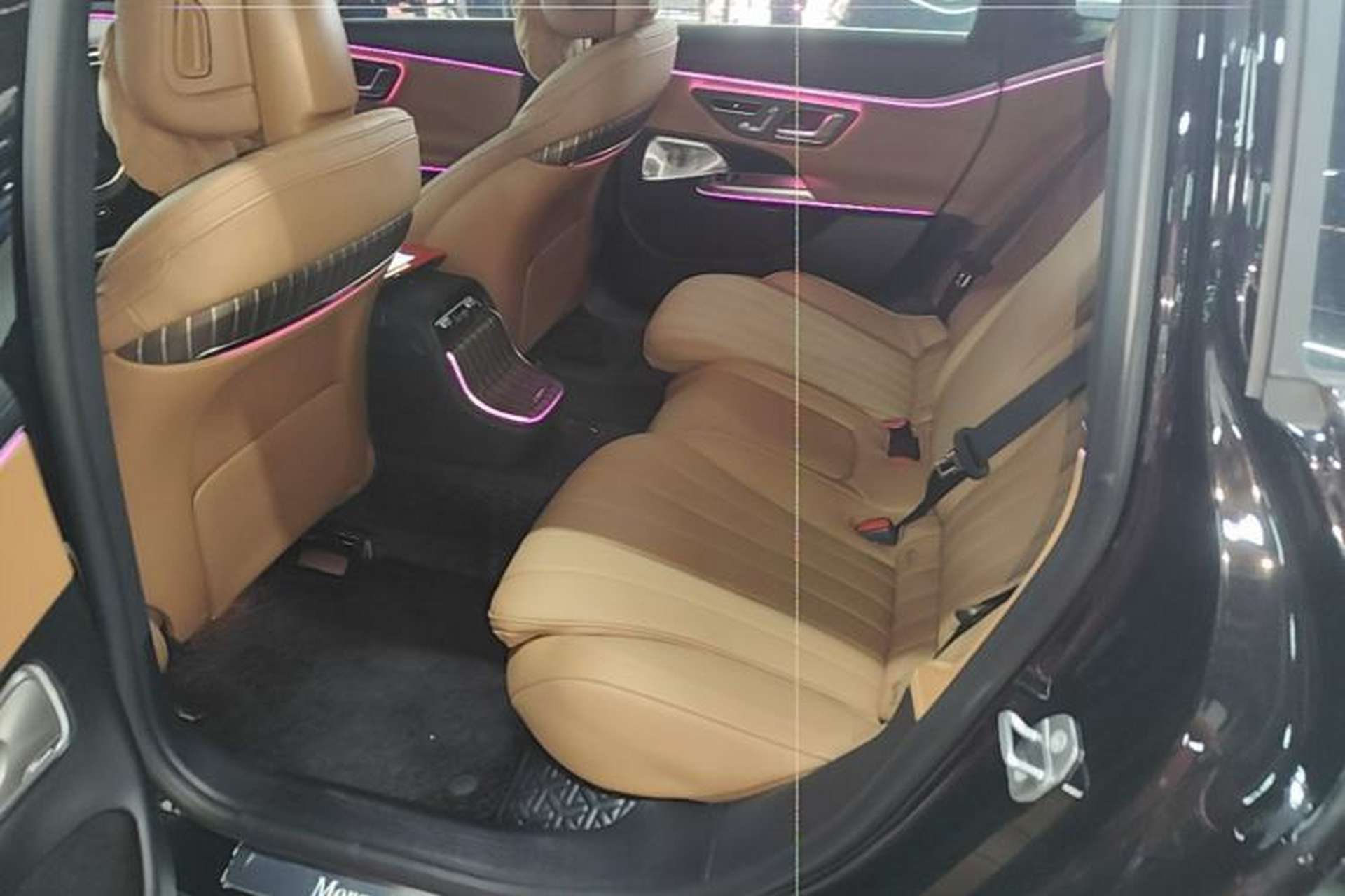 Used Mercedes-Benz E-Class 2025 Facelift E 300 L Luxury Edition Left Rear Seat