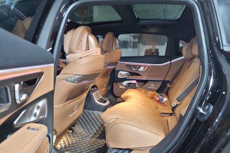 Used Mercedes-Benz E-Class 2025 E 300 L Luxury Model Left Rear Seat